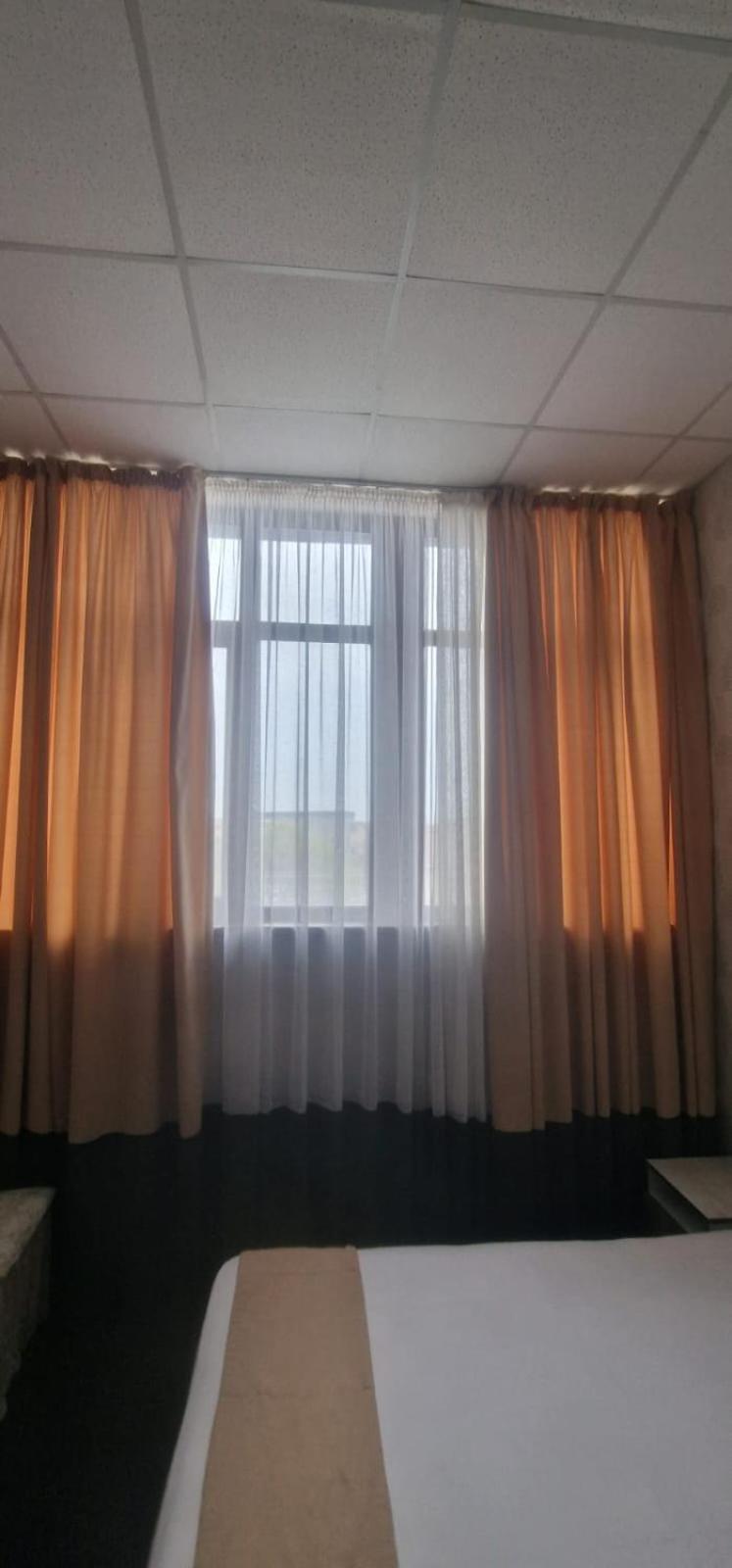 Tarlan Hotel 악타우 외부 사진